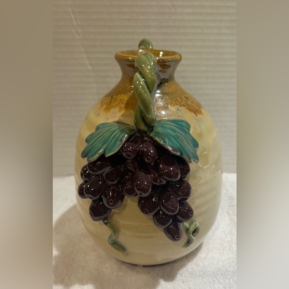 Vintage Majolica pottery grapevine, two handle ceramic jug - Picture 4 of 8